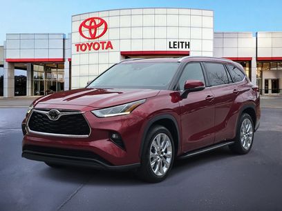 Used 2023 Toyota Highlander Limited