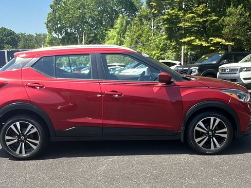 Used 2018 Nissan Kicks SV FWD image 10
