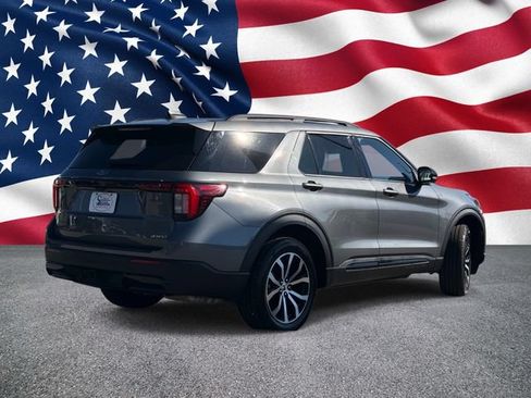 Certified 2025 Ford Explorer ST-Line AWD/4WD image 5