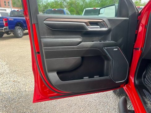 Used 2024 Chevrolet Silverado 1500 LT Trail Boss w/ Convenience Package II AWD/4WD image 11