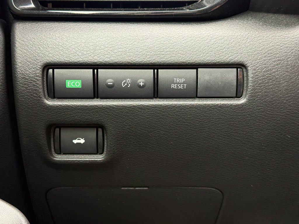 Used 2025 Nissan Sentra SV FWD image 10