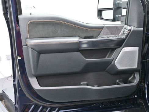 Used 2023 Ford F350 Platinum image 9