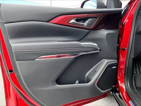 New 2026 Chevrolet Traverse RS w/ LPO, Floor Liner Package AWD/4WD image 24