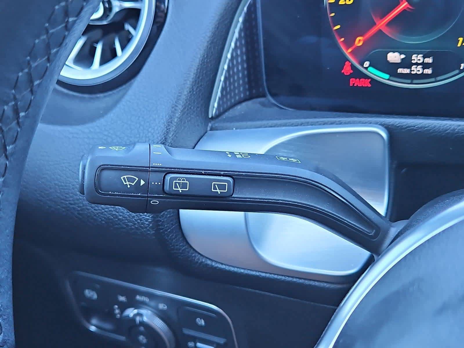 Used 2022 Mercedes-Benz EQB 300 4MATIC image 26