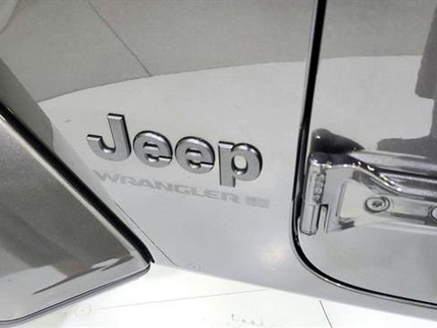 Used 2025 Jeep Wrangler Unlimited Sahara AWD/4WD image 35