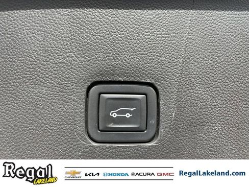 Used 2020 Chevrolet Traverse LT image 10