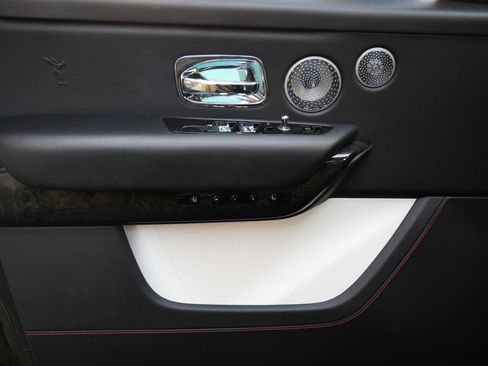 Used 2022 Rolls-Royce Cullinan w/ Cullinan Package AWD/4WD image 11