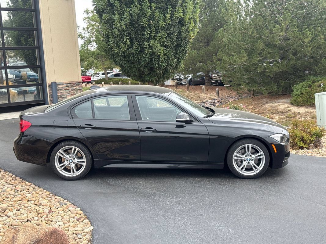Used 2017 BMW 330i Sedan RWD image 31