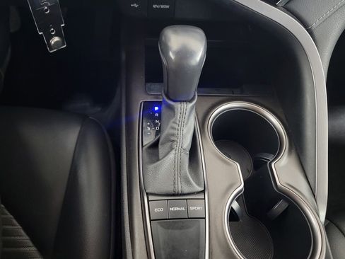 Used 2023 Toyota Camry SE image 28