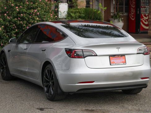 Used 2018 Tesla Model 3 Long Range image 6
