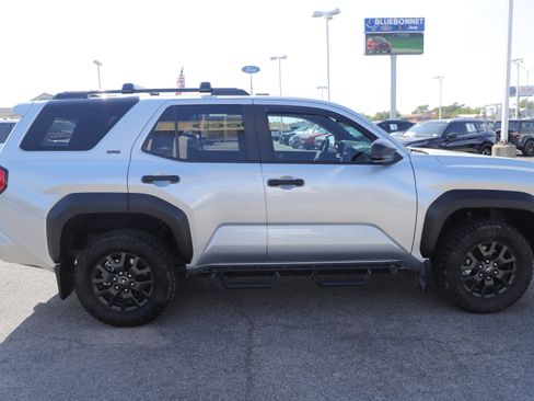 Used 2025 Toyota 4Runner SR5 image 5