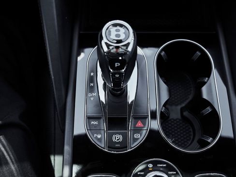 Used 2021 Bentley Bentayga AWD/4WD image 67