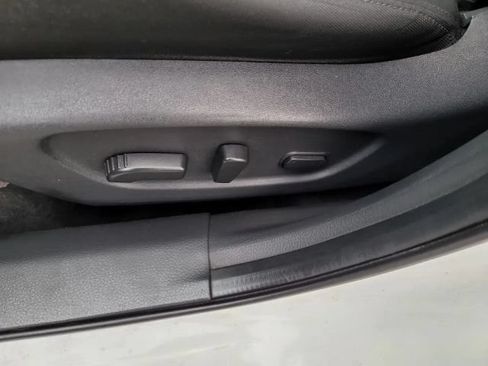 Used 2017 Nissan Rogue SV AWD/4WD image 14