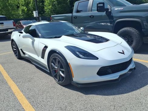 Used 2016 Chevrolet Corvette Z06 w/ Chrome Badge Package RWD image 4