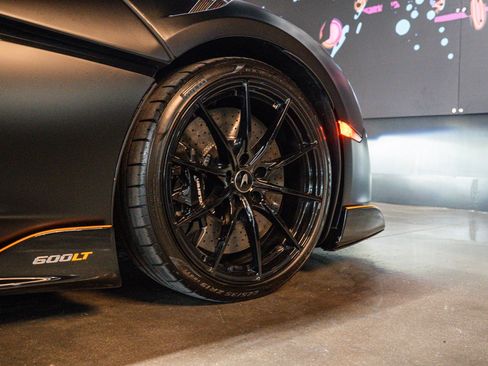 Used 2020 McLaren 600LT Spider RWD image 19