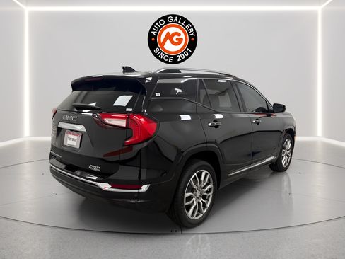 Used 2022 GMC Terrain Denali w/ Denali Premium Package AWD/4WD image 3
