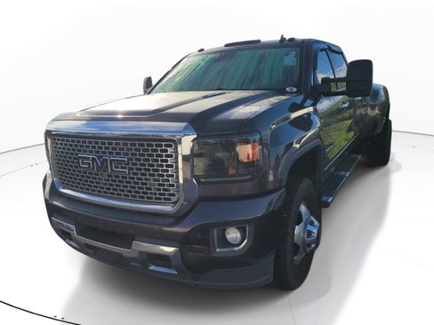 Used 2015 GMC Sierra 3500 Denali AWD/4WD image 3