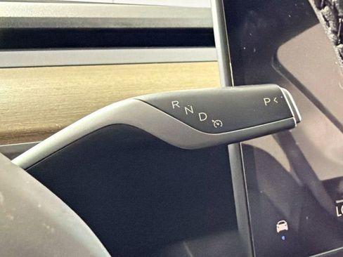 Used 2022 Tesla Model Y Performance AWD/4WD image 17