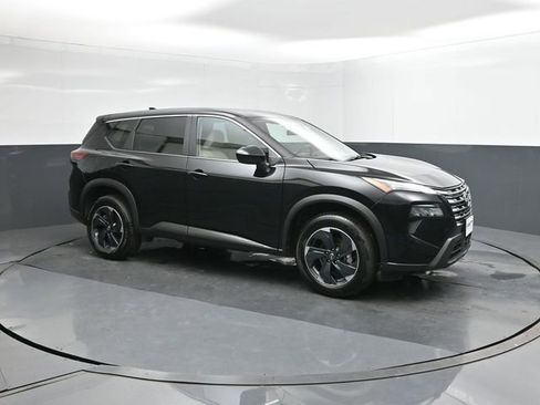 Used 2025 Nissan Rogue SV image 17