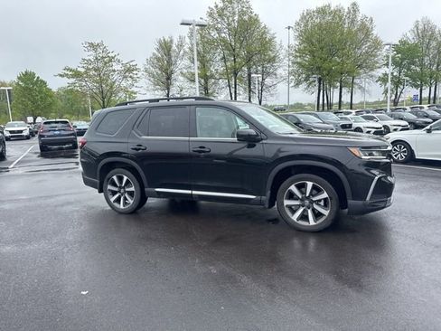 Used 2024 Honda Pilot Touring image 8