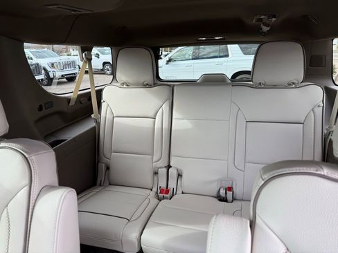 New 2026 GMC Yukon XL Denali w/ Sun & Power Step Package image 27