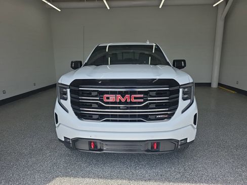 Used 2025 GMC Sierra 1500 AT4 w/ AT4 Premium Package AWD/4WD image 8