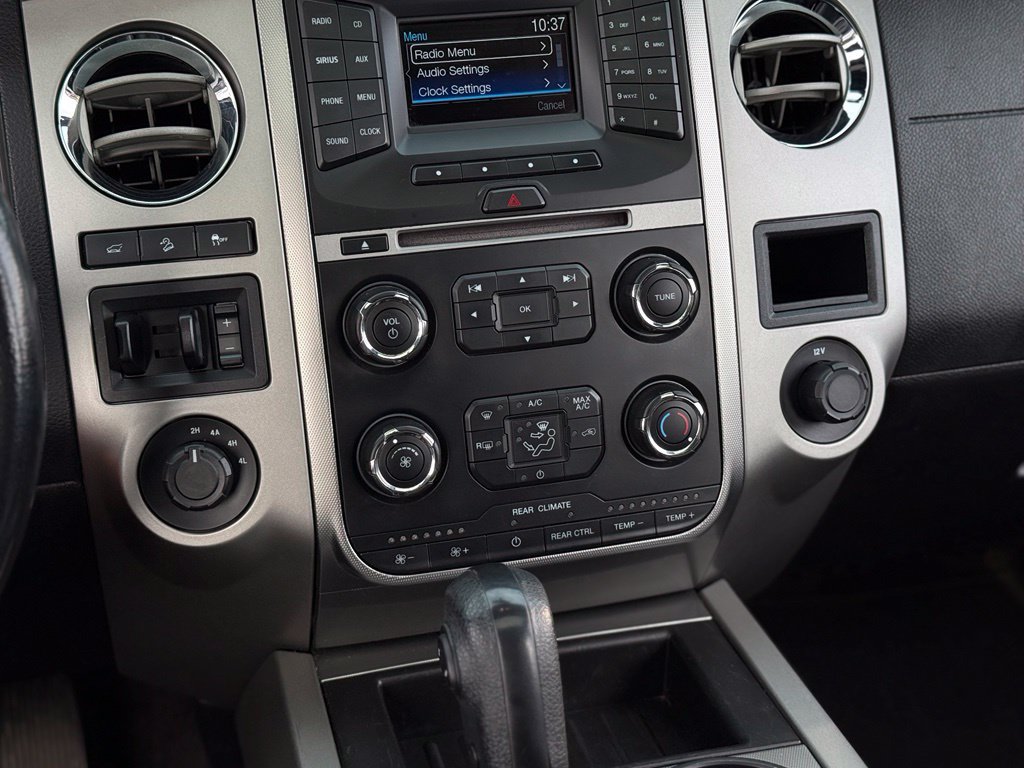 Used 2015 Ford Expedition XLT w/ Equipment Group 201A AWD/4WD image 21