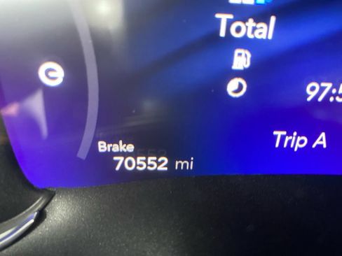 Used 2022 Chrysler Pacifica Limited FWD image 35