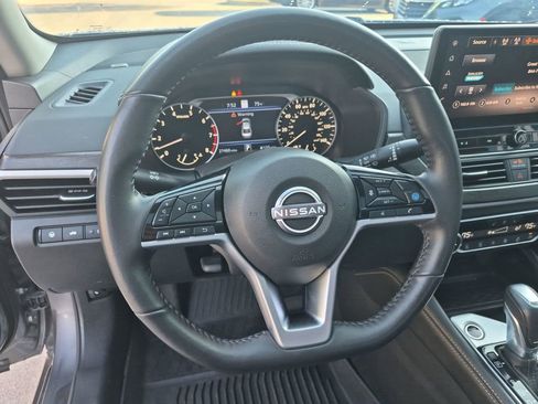 Used 2024 Nissan Altima 2.5 SL FWD image 14