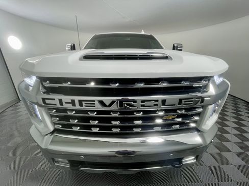 Used 2022 Chevrolet Silverado 2500 LTZ w/ LTZ Plus Package AWD/4WD image 8