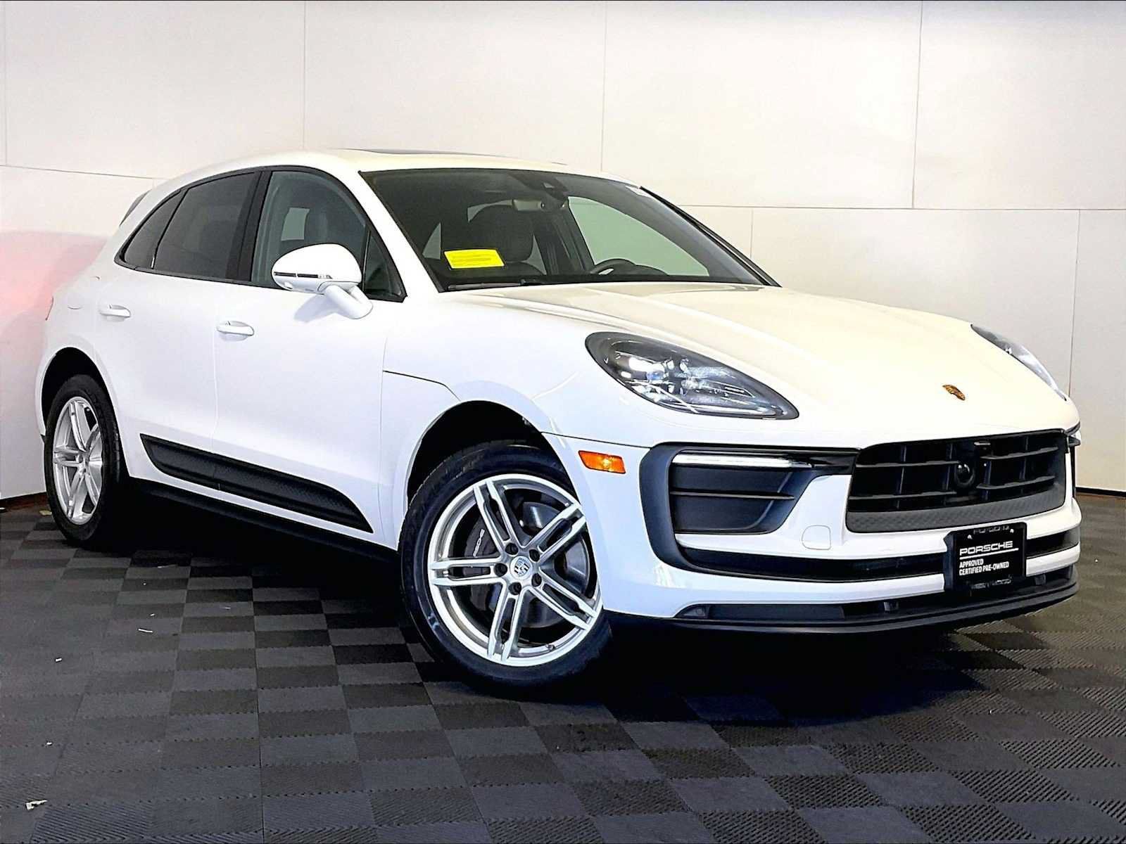 Certified 2023 Porsche Macan AWD/4WD image 9