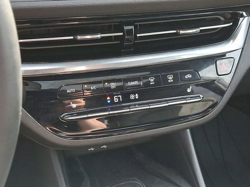 Used 2025 Buick Envista Avenir image 16