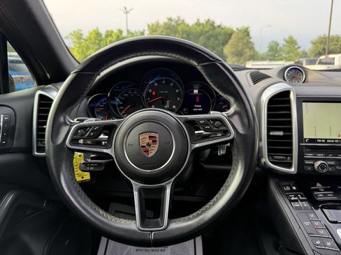 Used 2016 Porsche Cayenne AWD/4WD image 22