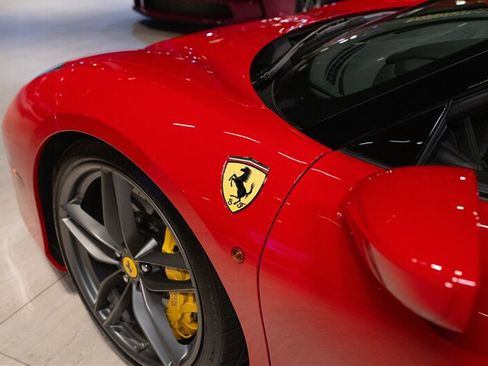 Used 2018 Ferrari 488 Spider RWD image 30