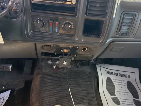 Used 2003 Chevrolet Silverado 2500 2WD Crew Cab image 10