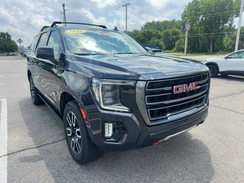 Used 2023 GMC Yukon AT4 w/ Technology Package AWD/4WD image 4