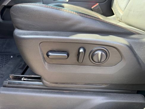 Used 2022 GMC Sierra 2500 AT4 AWD/4WD image 17