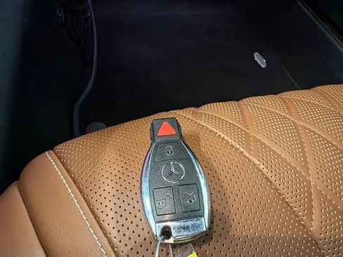 Used 2017 Mercedes-Benz S 550 Cabriolet image 40