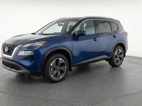 Used 2025 Nissan Rogue SV image 3
