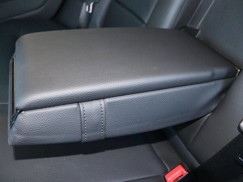 Used 2013 Mercedes-Benz E 350 Sedan image 52