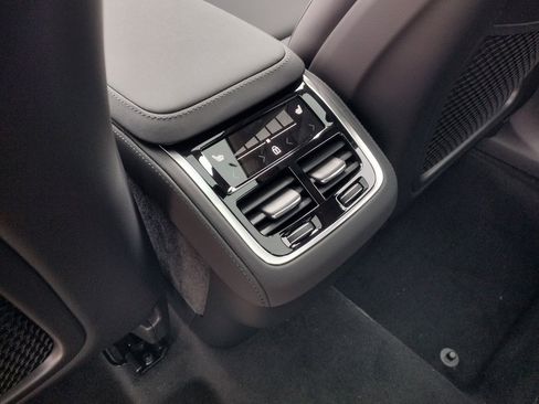 New 2026 Volvo XC90 B6 Plus w/ Protection Package Premier image 24