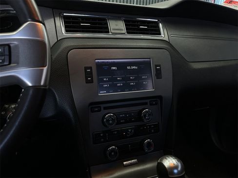 Used 2013 Ford Mustang GT image 15