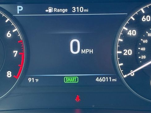 Used 2017 Genesis G90 3.3T Premium RWD image 4
