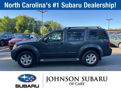 Used 2011 Nissan Pathfinder SV AWD/4WD image 5