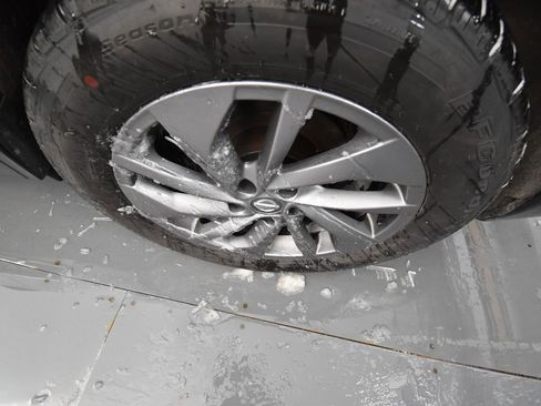 Used 2016 Nissan Rogue SL w/ SL Premium Package image 9