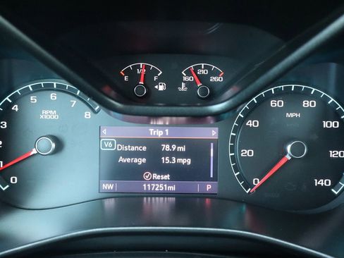 Used 2022 Chevrolet Colorado Z71 w/ Safety Package image 31