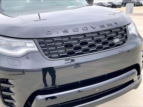 Used 2025 Land Rover Discovery Dynamic SE image 34