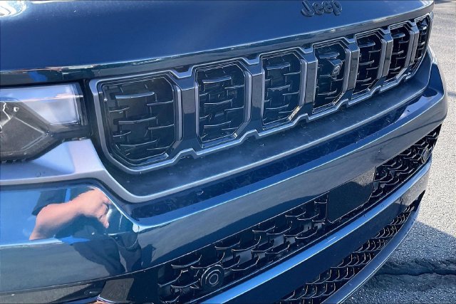 New 2026 Jeep Grand Cherokee Limited AWD/4WD image 35