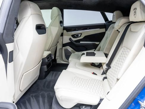 Used 2019 Lamborghini Urus image 12