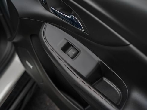 Used 2018 Chevrolet Volt Premier w/ Driver Confidence Package FWD image 24